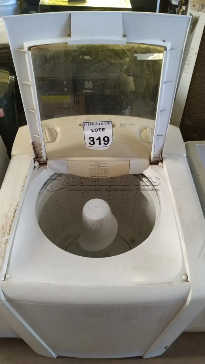 LOTE 319 - 01 MÁQUINA DE LAVAR 8KG MARCA ELECTROLUX 220V. (NO ESTADO) ATENÇÃO! FAZER A VISITAÇÃO ANTES DE ARREMATAR, NÃO SABEMOS SE FUNCIONA. LEILÃO NÃO TEM GARANTIA E NEM DEVOLUÇÃO, SUJEITO A POSSÍVEIS AVARIAS VISÍVEIS/OCULTAS E/OU AUSÊNCIA DE COMPONENTES.