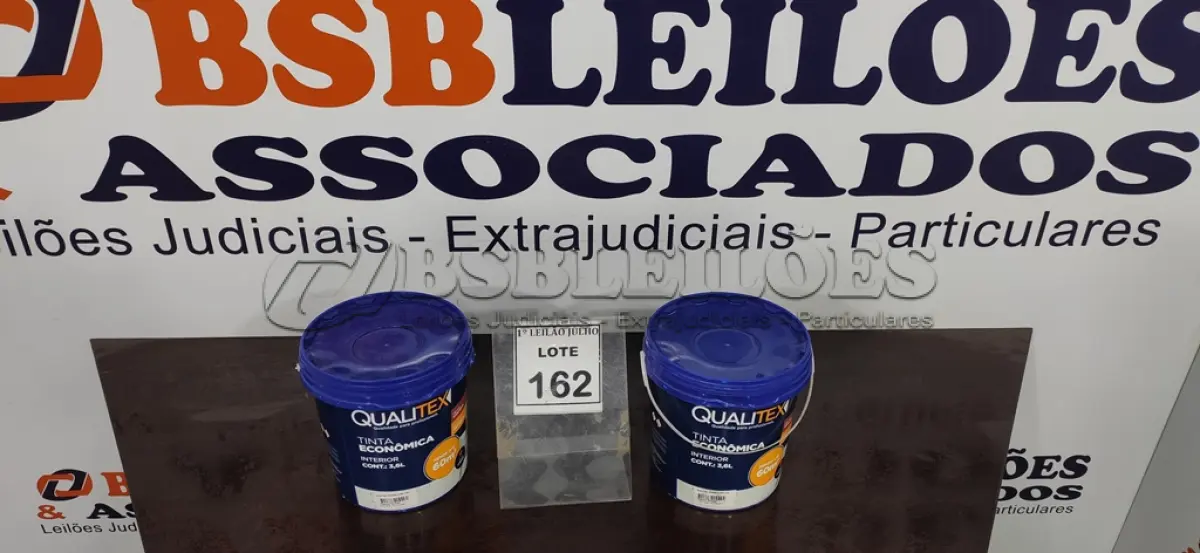 LOTE 162 - 02 TINTAS PARA INTERIORES COR AMARELO SOL 3,6L MARCA QUALITEX. (NO ESTADO) ATENÇÃO! FAZER A VISITAÇÃO ANTES DE ARREMATAR, NÃO SABEMOS SE FUNCIONA. LEILÃO NÃO TEM GARANTIA E NEM DEVOLUÇÃO, SUJEITO A POSSÍVEIS AVARIAS VISÍVEIS/OCULTAS E/OU AUSÊNCIA DE COMPONENTES.