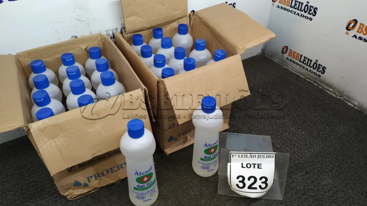 LOTE 323 - 02 CAIXAS DE ÁLCOOL EM GEL 70% 500G COM 12 UNIDADES CADA. (NO ESTADO) ATENÇÃO! FAZER A VISITAÇÃO ANTES DE ARREMATAR, NÃO SABEMOS SE FUNCIONA. LEILÃO NÃO TEM GARANTIA E NEM DEVOLUÇÃO, SUJEITO A POSSÍVEIS AVARIAS VISÍVEIS/OCULTAS E/OU AUSÊNCIA DE COMPONENTES.