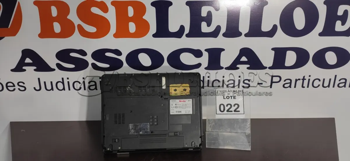 LOTE 022 - 01 NOTEBOOK MARCA VECTOR.  (NO ESTADO) ATENÇÃO! FAZER A VISITAÇÃO ANTES DE ARREMATAR, NÃO SABEMOS SE FUNCIONA. LEILÃO NÃO TEM GARANTIA E NEM DEVOLUÇÃO, SUJEITO A POSSÍVEIS AVARIAS VISÍVEIS/OCULTAS E/OU AUSÊNCIA DE COMPONENTES.