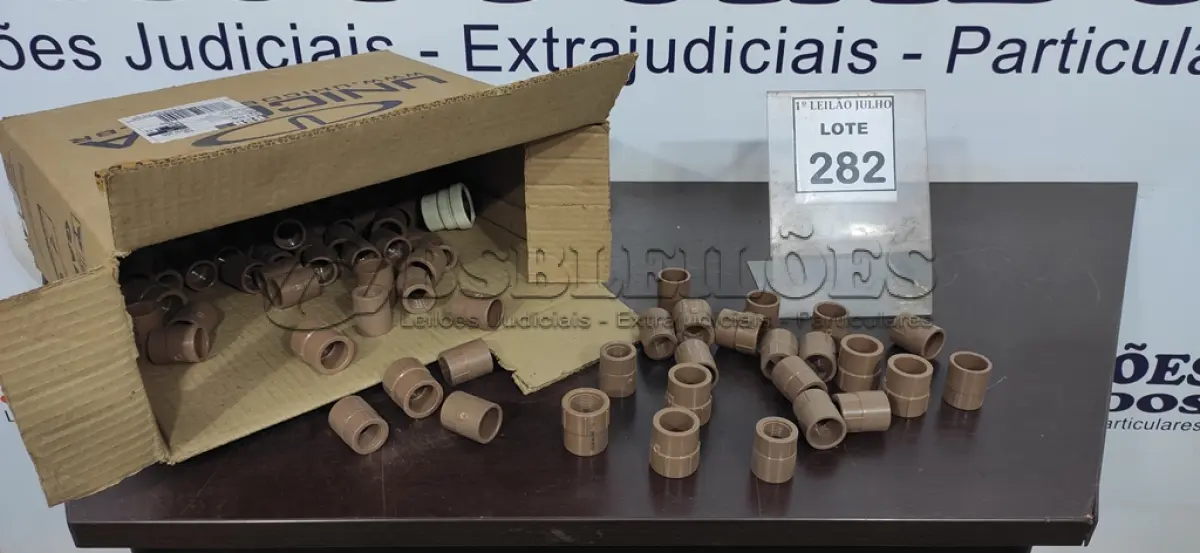 LOTE 282 - 01 LOTE COM VÁRIAS LUVAS ROSCÁVEIS. (NO ESTADO) ATENÇÃO! FAZER A VISITAÇÃO ANTES DE ARREMATAR, NÃO SABEMOS SE FUNCIONA. LEILÃO NÃO TEM GARANTIA E NEM DEVOLUÇÃO, SUJEITO A POSSÍVEIS AVARIAS VISÍVEIS/OCULTAS E/OU AUSÊNCIA DE COMPONENTES.