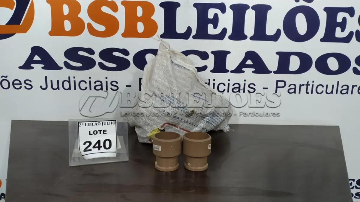 LOTE 240 - 01 LOTE COM VÁRIAS BUCHAS DE REDUÇÃO DE MEDIDAS DIVERSAS. (NO ESTADO) ATENÇÃO! FAZER A VISITAÇÃO ANTES DE ARREMATAR, NÃO SABEMOS SE FUNCIONA. LEILÃO NÃO TEM GARANTIA E NEM DEVOLUÇÃO, SUJEITO A POSSÍVEIS AVARIAS VISÍVEIS/OCULTAS E/OU AUSÊNCIA DE COMPONENTES.