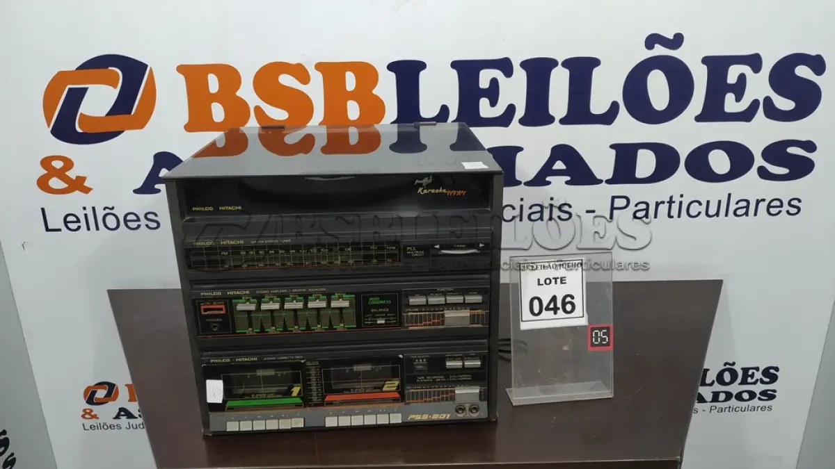 LOTE 046 - 01 TOCA DISCO PHILCO-HITACHI. (NO ESTADO) ATENÇÃO! FAZER A VISITAÇÃO ANTES DE ARREMATAR, NÃO SABEMOS SE FUNCIONA. LEILÃO NÃO TEM GARANTIA E NEM DEVOLUÇÃO, SUJEITO A POSSÍVEIS AVARIAS VISÍVEIS/OCULTAS E/OU AUSÊNCIA DE COMPONENTES.