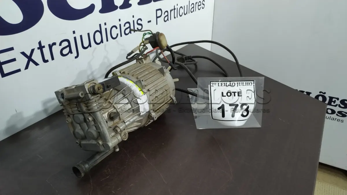 LOTE 178 - 01 MOTOR DE INDUÇÃO PARA LAVADORA DE ALTA PRESSÃO. (NO ESTADO) ATENÇÃO! FAZER A VISITAÇÃO ANTES DE ARREMATAR, NÃO SABEMOS SE FUNCIONA. LEILÃO NÃO TEM GARANTIA E NEM DEVOLUÇÃO, SUJEITO A POSSÍVEIS AVARIAS VISÍVEIS/OCULTAS E/OU AUSÊNCIA DE COMPONENTES.