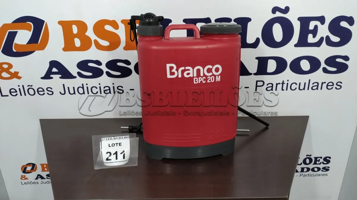 LOTE 211 - 01 PULVERIZADOR BPC 20M MARCA BRANCO. (NO ESTADO) ATENÇÃO! FAZER A VISITAÇÃO ANTES DE ARREMATAR, NÃO SABEMOS SE FUNCIONA. LEILÃO NÃO TEM GARANTIA E NEM DEVOLUÇÃO, SUJEITO A POSSÍVEIS AVARIAS VISÍVEIS/OCULTAS E/OU AUSÊNCIA DE COMPONENTES.