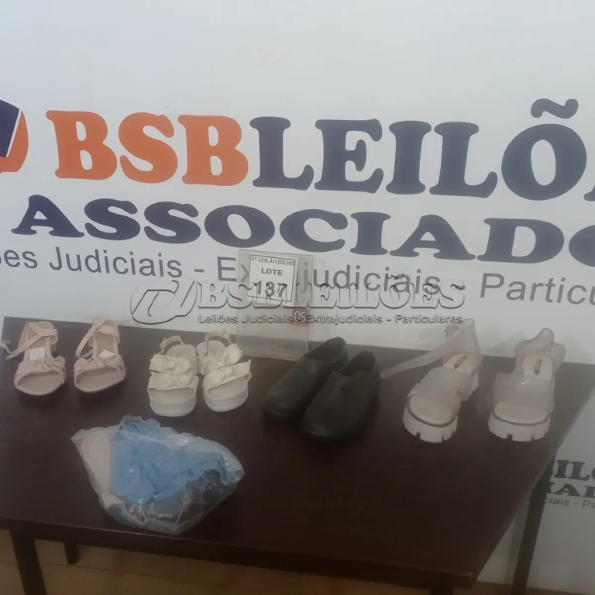 LOTE 137