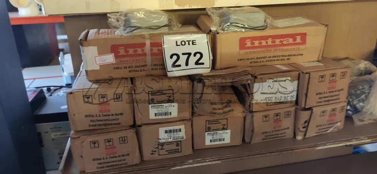 LOTE 272 - 01 LOTE COM GRANDE QUANTIDADE DE REATORES PARA ILUMINAÇÃO. (NO ESTADO) ATENÇÃO! FAZER A VISITAÇÃO ANTES DE ARREMATAR, NÃO SABEMOS SE FUNCIONA. LEILÃO NÃO TEM GARANTIA E NEM DEVOLUÇÃO, SUJEITO A POSSÍVEIS AVARIAS VISÍVEIS/OCULTAS E/OU AUSÊNCIA DE COMPONENTES.