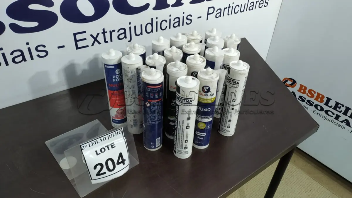 LOTE 204 - 01 LOTE COM VÁRIAS BISNAGAS DE SILICONE E SELANTES DE MARCAS E MODELOS DIVERSOS. (NO ESTADO) ATENÇÃO! FAZER A VISITAÇÃO ANTES DE ARREMATAR, NÃO SABEMOS SE FUNCIONA. LEILÃO NÃO TEM GARANTIA E NEM DEVOLUÇÃO, SUJEITO A POSSÍVEIS AVARIAS VISÍVEIS/OCULTAS E/OU AUSÊNCIA DE COMPONENTES.