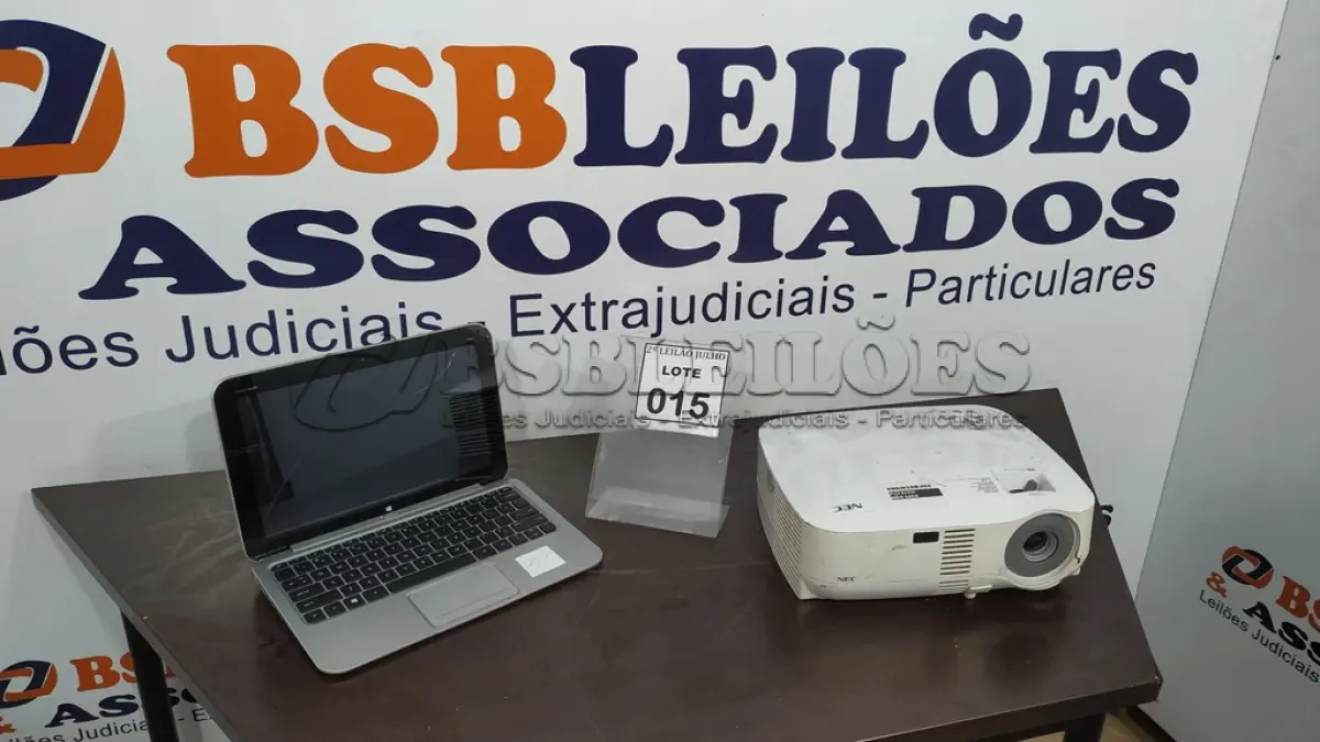LOTE 015 - 01 NOTEBOOK MARCA HP E 01 PROJETOR MARCA NEC. (NO ESTADO) ATENÇÃO! FAZER A VISITAÇÃO ANTES DE ARREMATAR, NÃO SABEMOS SE FUNCIONA. LEILÃO NÃO TEM GARANTIA E NEM DEVOLUÇÃO, SUJEITO A POSSÍVEIS AVARIAS VISÍVEIS/OCULTAS E/OU AUSÊNCIA DE COMPONENTES.