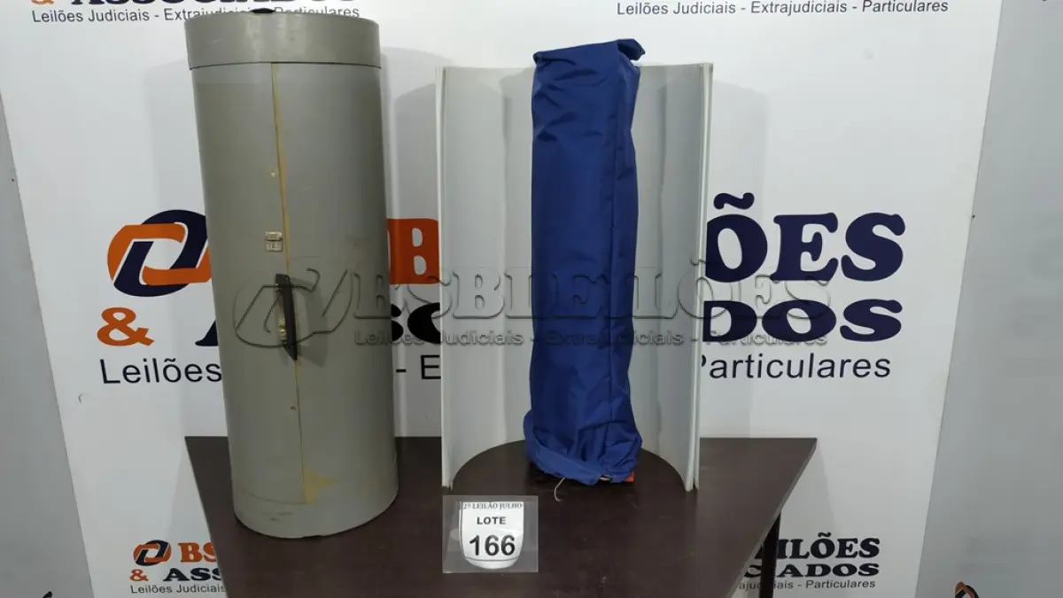 LOTE 166 - 01 CENÁRIO FOTOGRÁFICO. (NO ESTADO) ATENÇÃO! FAZER A VISITAÇÃO ANTES DE ARREMATAR, NÃO SABEMOS SE FUNCIONA. LEILÃO NÃO TEM GARANTIA E NEM DEVOLUÇÃO, SUJEITO A POSSÍVEIS AVARIAS VISÍVEIS/OCULTAS E/OU AUSÊNCIA DE COMPONENTES.