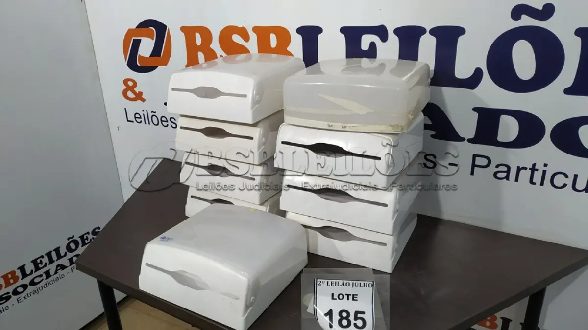 LOTE 185 - 09 DISPENSES PARA PAPEL MARCA GRAN. (NO ESTADO) ATENÇÃO! FAZER A VISITAÇÃO ANTES DE ARREMATAR, NÃO SABEMOS SE FUNCIONA. LEILÃO NÃO TEM GARANTIA E NEM DEVOLUÇÃO, SUJEITO A POSSÍVEIS AVARIAS VISÍVEIS/OCULTAS E/OU AUSÊNCIA DE COMPONENTES.