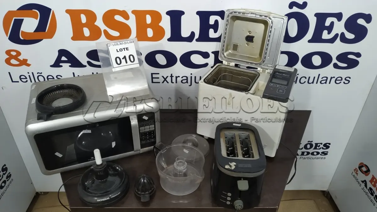LOTE 010 - 01 MICRO-ONDAS, 01 PANIFICADORA ELÉTRICA, 01CAFETEIRA, 01ESPREMEDOR DE LARANJA E 01 TORRADEIRA. (NO ESTADO) ATENÇÃO! FAZER A VISITAÇÃO ANTES DE ARREMATAR, NÃO SABEMOS SE FUNCIONA. LEILÃO NÃO TEM GARANTIA E NEM DEVOLUÇÃO, SUJEITO A POSSÍVEIS AVARIAS VISÍVEIS/OCULTAS E/OU AUSÊNCIA DE COMPONENTES.