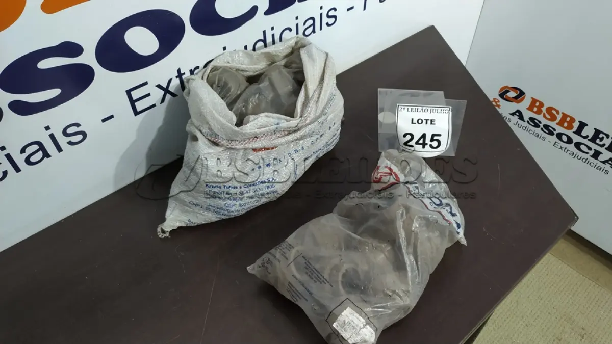 LOTE 245