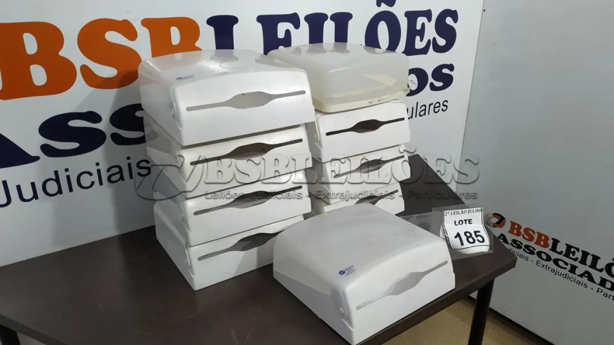 LOTE 185 - 09 DISPENSES PARA PAPEL MARCA GRAN. (NO ESTADO) ATENÇÃO! FAZER A VISITAÇÃO ANTES DE ARREMATAR, NÃO SABEMOS SE FUNCIONA. LEILÃO NÃO TEM GARANTIA E NEM DEVOLUÇÃO, SUJEITO A POSSÍVEIS AVARIAS VISÍVEIS/OCULTAS E/OU AUSÊNCIA DE COMPONENTES.