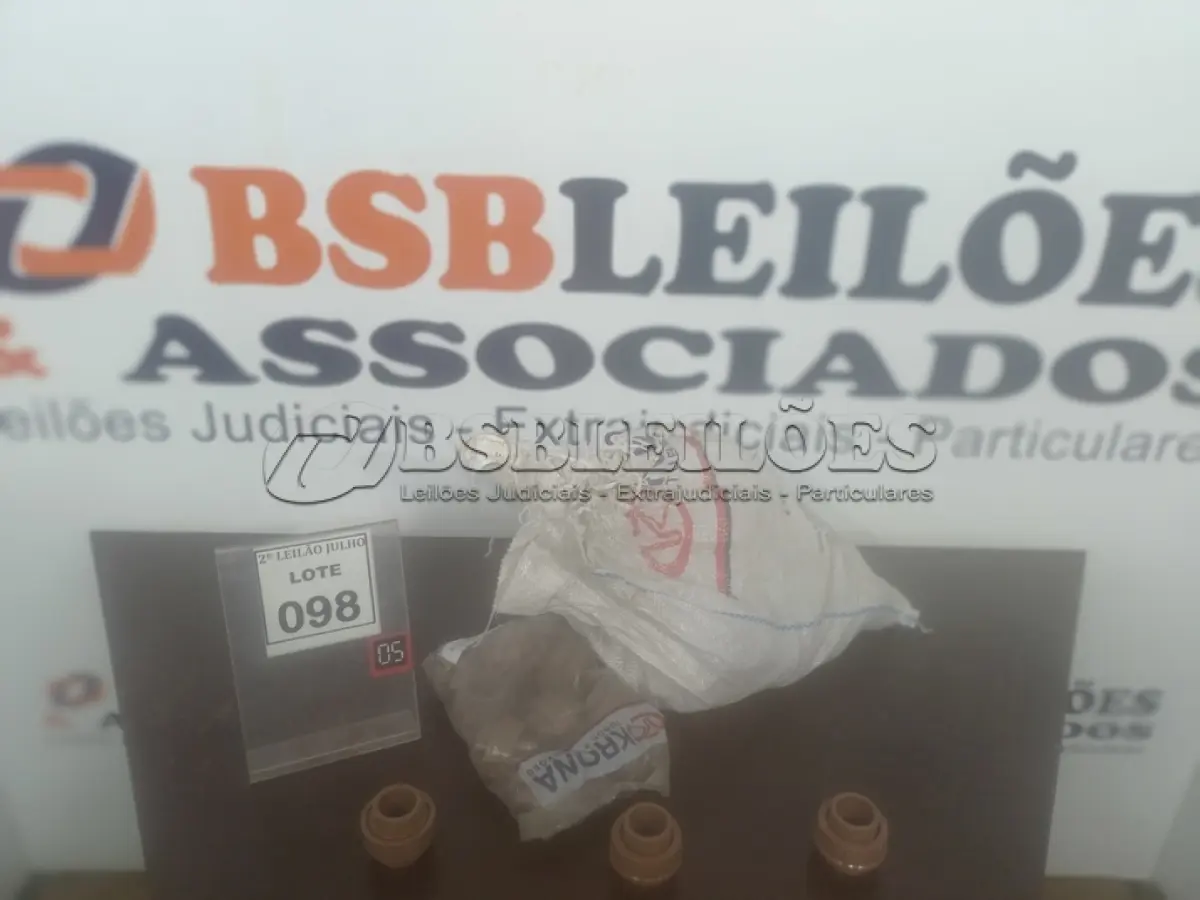LOTE 098 - 65 UNIÕES SOLDÁVEIS 32MM E GRANDE QUANTIDADE DE TÊ MISTURADOR MEDIDAS DIVERSAS. (NO ESTADO) ATENÇÃO! FAZER A VISITAÇÃO ANTES DE ARREMATAR, NÃO SABEMOS SE FUNCIONA. LEILÃO NÃO TEM GARANTIA E NEM DEVOLUÇÃO, SUJEITO A POSSÍVEIS AVARIAS VISÍVEIS/OCULTAS E/OU AUSÊNCIA DE COMPONENTES.