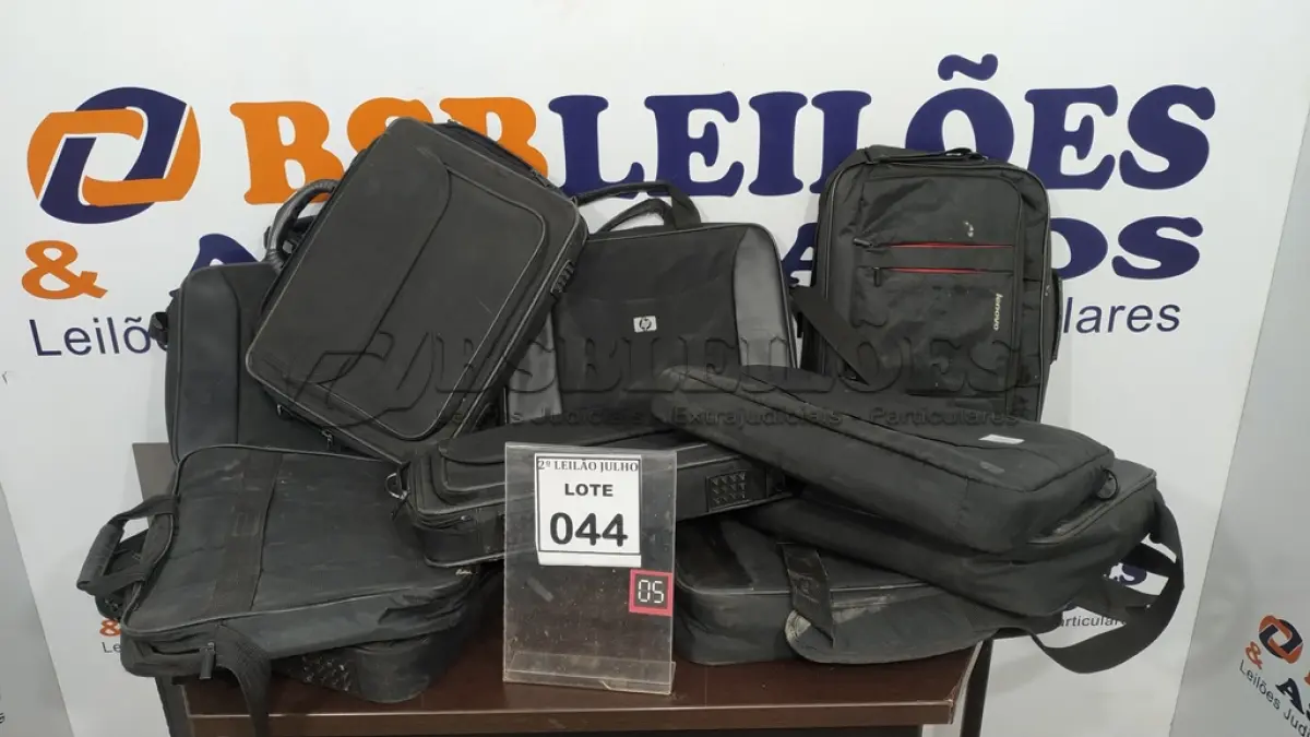 LOTE 044 - 10 CASES PARA NOTEBOOK. (NO ESTADO) ATENÇÃO! FAZER A VISITAÇÃO ANTES DE ARREMATAR, NÃO SABEMOS SE FUNCIONA. LEILÃO NÃO TEM GARANTIA E NEM DEVOLUÇÃO, SUJEITO A POSSÍVEIS AVARIAS VISÍVEIS/OCULTAS E/OU AUSÊNCIA DE COMPONENTES.