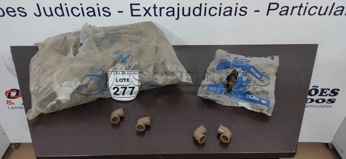LOTE 277 - 01 LOTE COM GRANDE QUANTIDADE DE JOELHOS HIDRÁULICOS DE MEDIDAS DIVERSAS. (NO ESTADO) ATENÇÃO! FAZER A VISITAÇÃO ANTES DE ARREMATAR, NÃO SABEMOS SE FUNCIONA. LEILÃO NÃO TEM GARANTIA E NEM DEVOLUÇÃO, SUJEITO A POSSÍVEIS AVARIAS VISÍVEIS/OCULTAS E/OU AUSÊNCIA DE COMPONENTES.