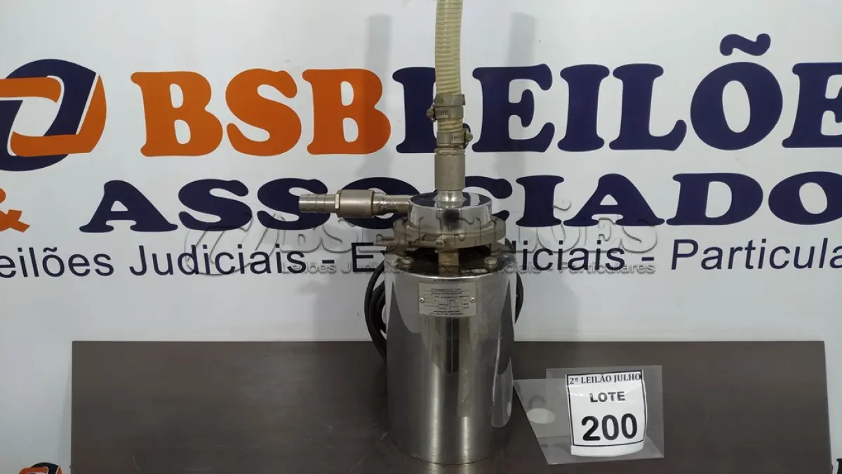 LOTE 200 - 01 BOMBA ALIMENTÍCIA SANITÁRIA EM INOX 304 05CV ,2500LITROS /HORA INDUPROPIL. (NO ESTADO) ATENÇÃO! FAZER A VISITAÇÃO ANTES DE ARREMATAR, NÃO SABEMOS SE FUNCIONA. LEILÃO NÃO TEM GARANTIA E NEM DEVOLUÇÃO, SUJEITO A POSSÍVEIS AVARIAS VISÍVEIS/OCULTAS E/OU AUSÊNCIA DE COMPONENTES.
