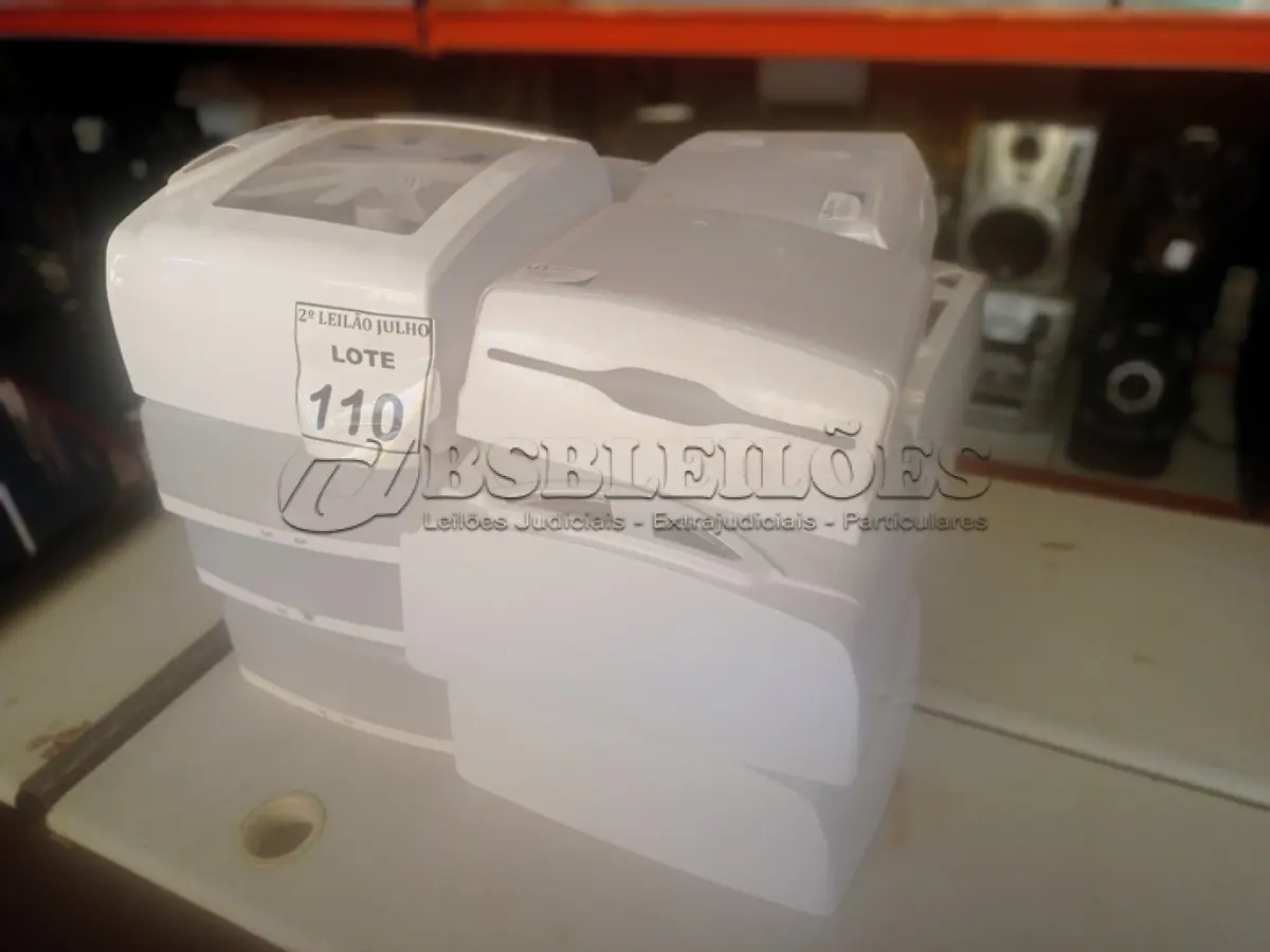 LOTE 110 - 13 DISPENSES DE PAPEL.(NOVO) (NO ESTADO) ATENÇÃO! FAZER A VISITAÇÃO ANTES DE ARREMATAR, NÃO SABEMOS SE FUNCIONA. LEILÃO NÃO TEM GARANTIA E NEM DEVOLUÇÃO, SUJEITO A POSSÍVEIS AVARIAS VISÍVEIS/OCULTAS E/OU AUSÊNCIA DE COMPONENTES.