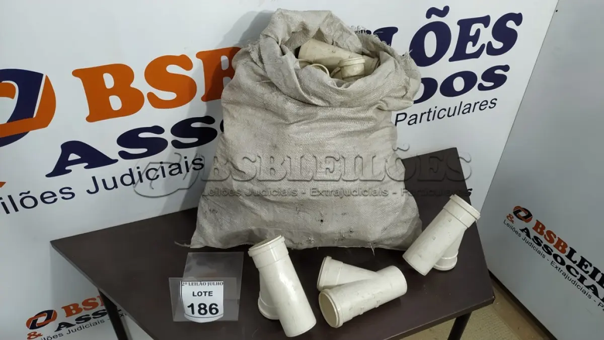 LOTE 186 - 01 LOTE COM VÁRIAS JUNÇÕES DE 75MM. (NOVO) (NO ESTADO) ATENÇÃO! FAZER A VISITAÇÃO ANTES DE ARREMATAR, NÃO SABEMOS SE FUNCIONA. LEILÃO NÃO TEM GARANTIA E NEM DEVOLUÇÃO, SUJEITO A POSSÍVEIS AVARIAS VISÍVEIS/OCULTAS E/OU AUSÊNCIA DE COMPONENTES.
