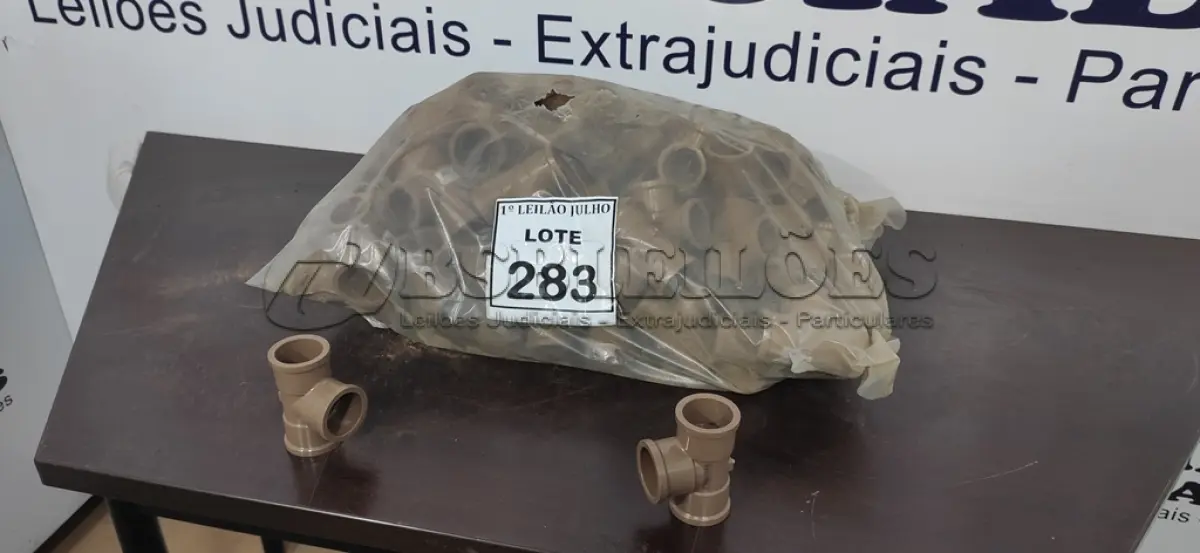 LOTE 283 - 01 LOTE COM GRANDE QUANTIDADE DE TÊ DE REDUÇÃO 40-32MM. (NO ESTADO) ATENÇÃO! FAZER A VISITAÇÃO ANTES DE ARREMATAR, NÃO SABEMOS SE FUNCIONA. LEILÃO NÃO TEM GARANTIA E NEM DEVOLUÇÃO, SUJEITO A POSSÍVEIS AVARIAS VISÍVEIS/OCULTAS E/OU AUSÊNCIA DE COMPONENTES.