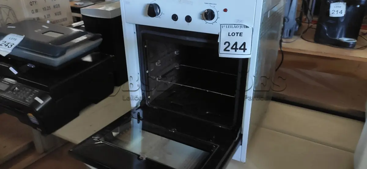 LOTE 244 - 01 FORNO VENAX 220V. (NO ESTADO) ATENÇÃO! FAZER A VISITAÇÃO ANTES DE ARREMATAR, NÃO SABEMOS SE FUNCIONA. LEILÃO NÃO TEM GARANTIA E NEM DEVOLUÇÃO, SUJEITO A POSSÍVEIS AVARIAS VISÍVEIS/OCULTAS E/OU AUSÊNCIA DE COMPONENTES.