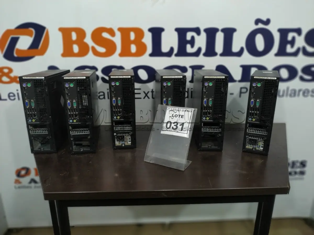 LOTE 031 - 06 CPUS MARCA DELL PARA RETIRADA DE PEÇAS. (NO ESTADO) ATENÇÃO! FAZER A VISITAÇÃO ANTES DE ARREMATAR, NÃO SABEMOS SE FUNCIONA. LEILÃO NÃO TEM GARANTIA E NEM DEVOLUÇÃO, SUJEITO A POSSÍVEIS AVARIAS VISÍVEIS/OCULTAS E/OU AUSÊNCIA DE COMPONENTES.