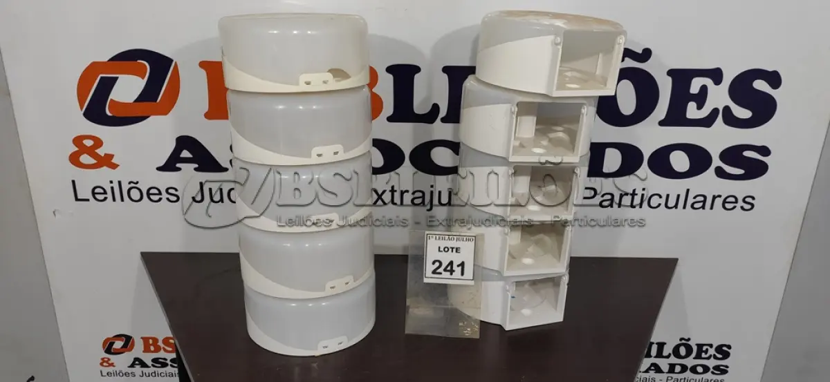 LOTE 241 - 10 DISPENSES PARA PAPEL. (NO ESTADO) ATENÇÃO! FAZER A VISITAÇÃO ANTES DE ARREMATAR, NÃO SABEMOS SE FUNCIONA. LEILÃO NÃO TEM GARANTIA E NEM DEVOLUÇÃO, SUJEITO A POSSÍVEIS AVARIAS VISÍVEIS/OCULTAS E/OU AUSÊNCIA DE COMPONENTES.