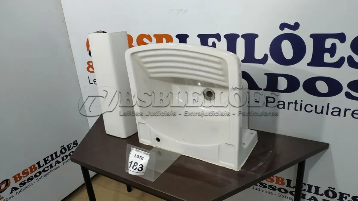 LOTE 183