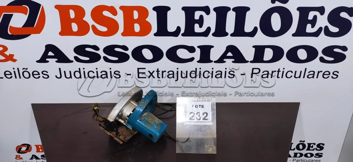 LOTE 232 - 01 SERRA MÁRMORE CIRCULAR. (NO ESTADO) ATENÇÃO! FAZER A VISITAÇÃO ANTES DE ARREMATAR, NÃO SABEMOS SE FUNCIONA. LEILÃO NÃO TEM GARANTIA E NEM DEVOLUÇÃO, SUJEITO A POSSÍVEIS AVARIAS VISÍVEIS/OCULTAS E/OU AUSÊNCIA DE COMPONENTES.