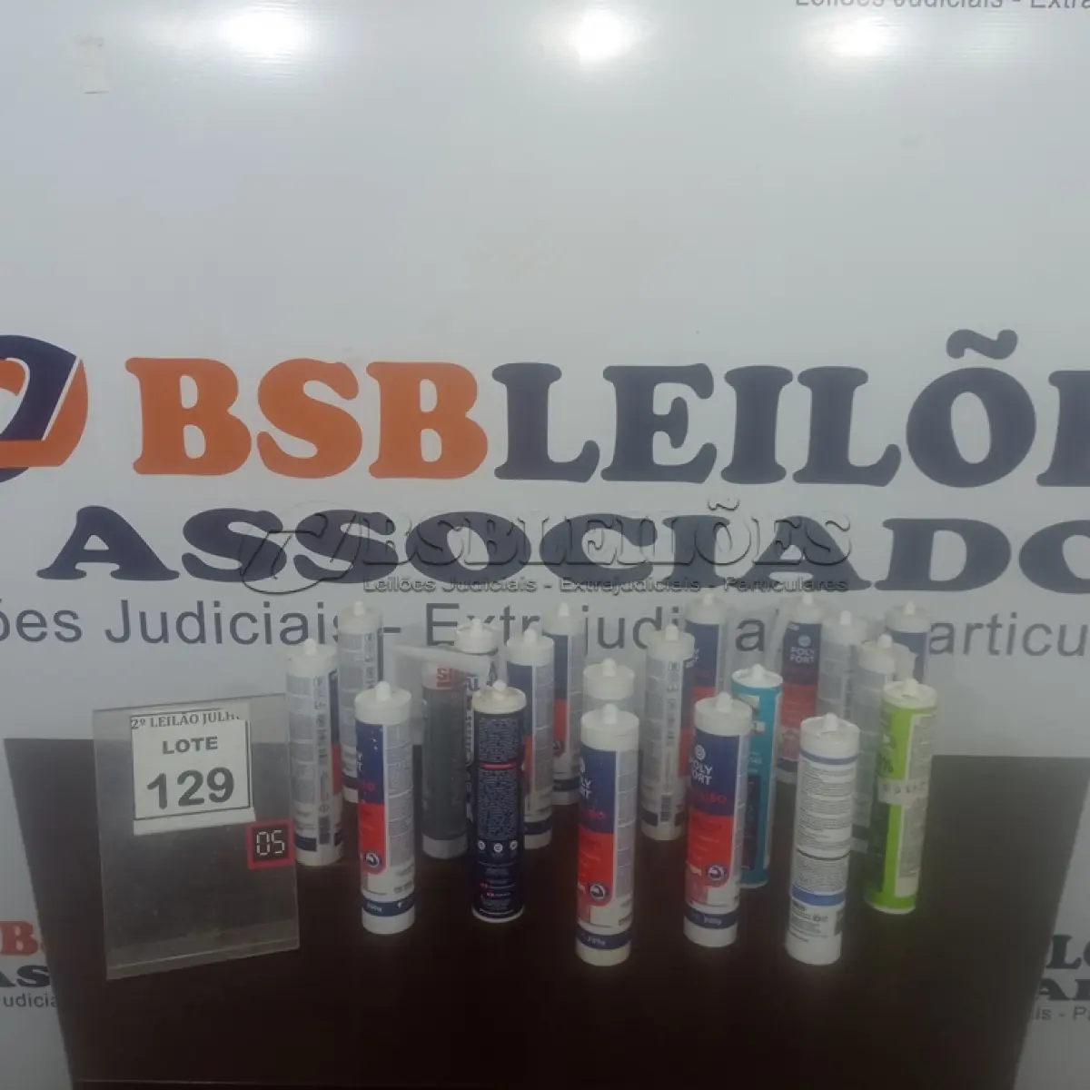 LOTE 129 - 01 LOTE COM VÁRIAS BISNAGAS DE SILICONE E SELANTES DE MARCAS E MODELOS DIVERSOS. (NO ESTADO) ATENÇÃO! FAZER A VISITAÇÃO ANTES DE ARREMATAR, NÃO SABEMOS SE FUNCIONA. LEILÃO NÃO TEM GARANTIA E NEM DEVOLUÇÃO, SUJEITO A POSSÍVEIS AVARIAS VISÍVEIS/OCULTAS E/OU AUSÊNCIA DE COMPONENTES.