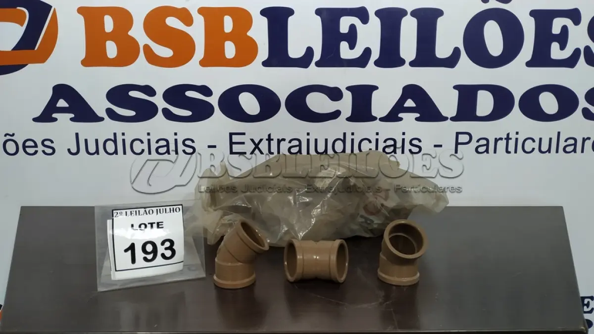 LOTE 193 - 27 JOELHOS SOLDÁVEIS DE 45°. (NO ESTADO) ATENÇÃO! FAZER A VISITAÇÃO ANTES DE ARREMATAR, NÃO SABEMOS SE FUNCIONA. LEILÃO NÃO TEM GARANTIA E NEM DEVOLUÇÃO, SUJEITO A POSSÍVEIS AVARIAS VISÍVEIS/OCULTAS E/OU AUSÊNCIA DE COMPONENTES.