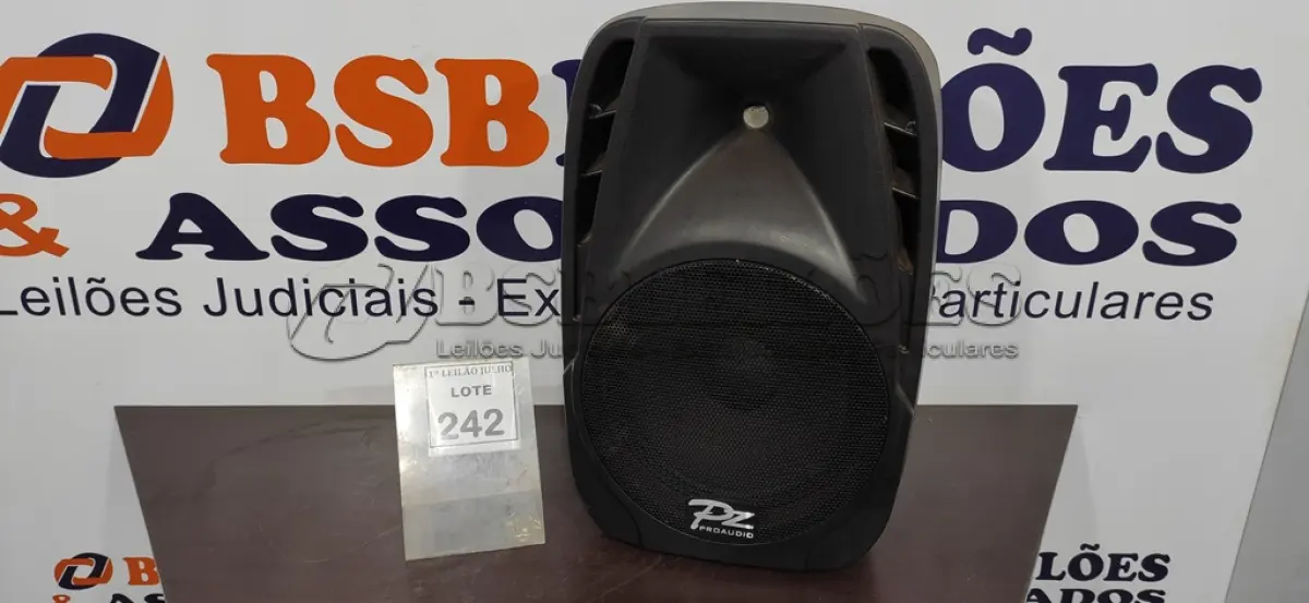 LOTE 242 - 01 CAIXA DE SOM PZPROPASSIVE PX-12. (NO ESTADO) ATENÇÃO! FAZER A VISITAÇÃO ANTES DE ARREMATAR, NÃO SABEMOS SE FUNCIONA. LEILÃO NÃO TEM GARANTIA E NEM DEVOLUÇÃO, SUJEITO A POSSÍVEIS AVARIAS VISÍVEIS/OCULTAS E/OU AUSÊNCIA DE COMPONENTES.