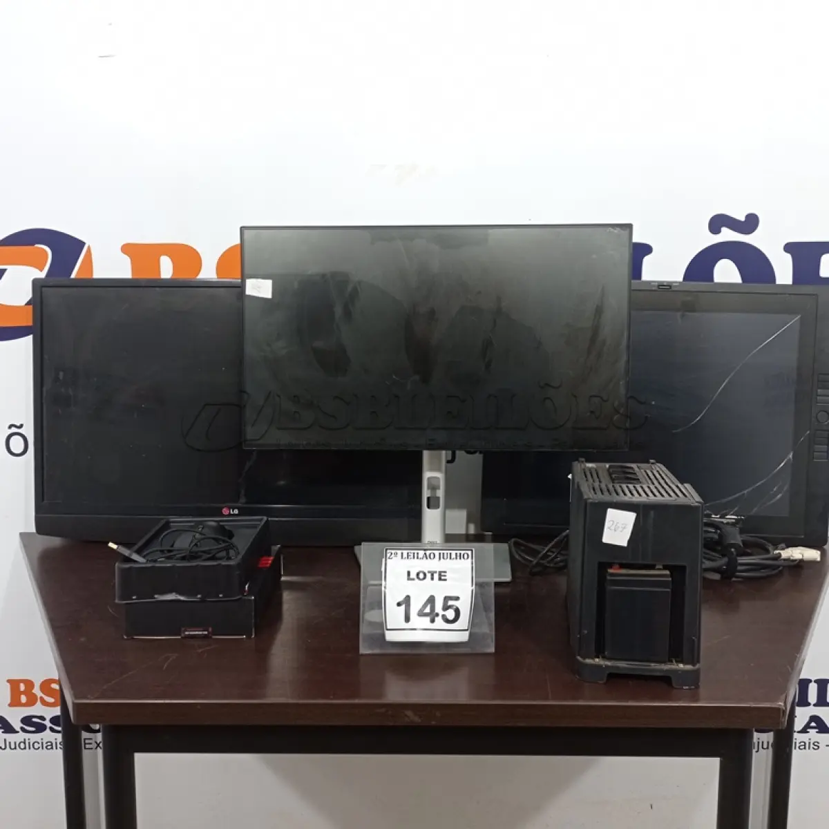 LOTE 145 - 01 TV LCD 28’’ MARCA LG, 01 MONITOR MARCA DELL, 01 MESA DIGITALIZADORA COM AVARIAS MARCA WACOM, 01 MOUSE PARA PC E 01 NOBREAK. (NO ESTADO) ATENÇÃO! FAZER A VISITAÇÃO ANTES DE ARREMATAR, NÃO SABEMOS SE FUNCIONA. LEILÃO NÃO TEM GARANTIA E NEM DEVOLUÇÃO, SUJEITO A POSSÍVEIS AVARIAS VISÍVEIS/OCULTAS E/OU AUSÊNCIA DE COMPONENTES.