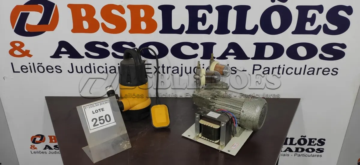 LOTE 250 - 01 BOMBA A VÁCUO E 01 BOMBA D’AGUA. (NO ESTADO) ATENÇÃO! FAZER A VISITAÇÃO ANTES DE ARREMATAR, NÃO SABEMOS SE FUNCIONA. LEILÃO NÃO TEM GARANTIA E NEM DEVOLUÇÃO, SUJEITO A POSSÍVEIS AVARIAS VISÍVEIS/OCULTAS E/OU AUSÊNCIA DE COMPONENTES.