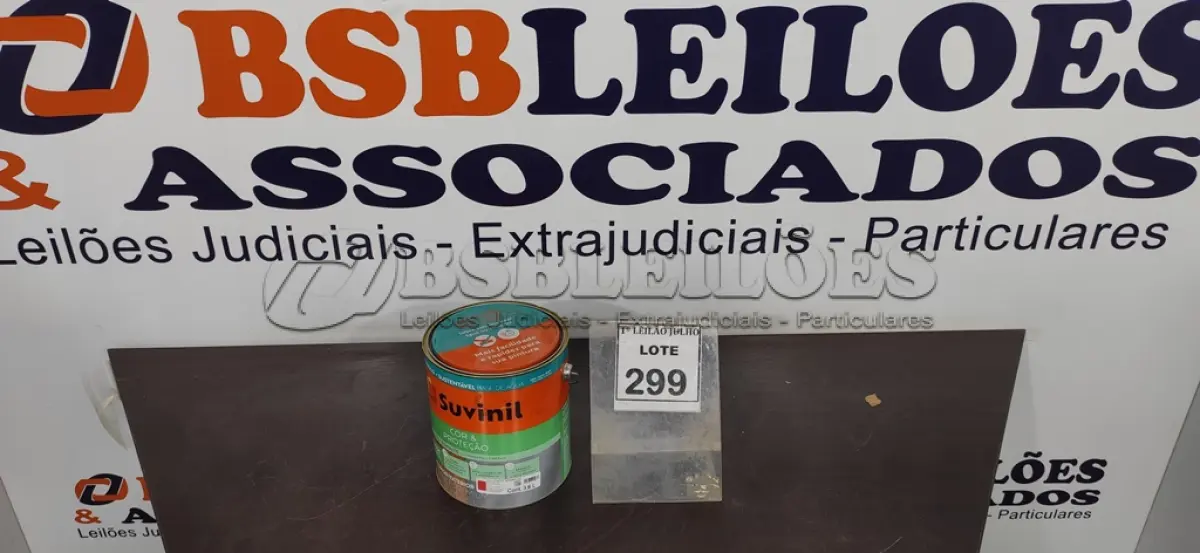 LOTE 299 - 01 LATA DE TINTA SUVINIL ESMALTE PREMIUM INTERIOR/EXTERIOR 3,6L NA COR VERMELHO BRILHANTE. (NO ESTADO) ATENÇÃO! FAZER A VISITAÇÃO ANTES DE ARREMATAR, NÃO SABEMOS SE FUNCIONA. LEILÃO NÃO TEM GARANTIA E NEM DEVOLUÇÃO, SUJEITO A POSSÍVEIS AVARIAS VISÍVEIS/OCULTAS E/OU AUSÊNCIA DE COMPONENTES.
