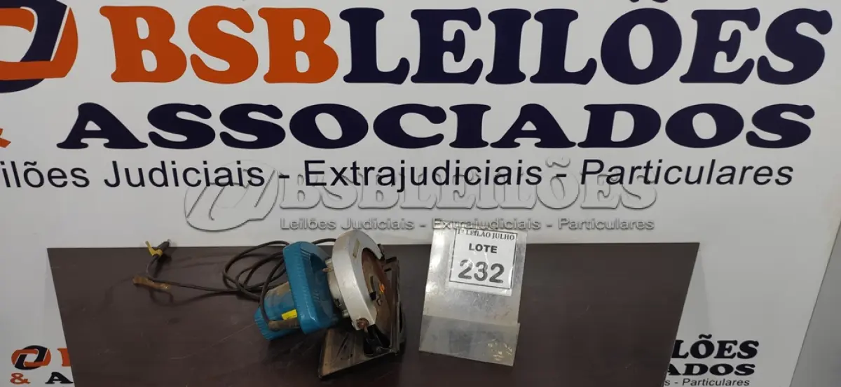 LOTE 232 - 01 SERRA MÁRMORE CIRCULAR. (NO ESTADO) ATENÇÃO! FAZER A VISITAÇÃO ANTES DE ARREMATAR, NÃO SABEMOS SE FUNCIONA. LEILÃO NÃO TEM GARANTIA E NEM DEVOLUÇÃO, SUJEITO A POSSÍVEIS AVARIAS VISÍVEIS/OCULTAS E/OU AUSÊNCIA DE COMPONENTES.