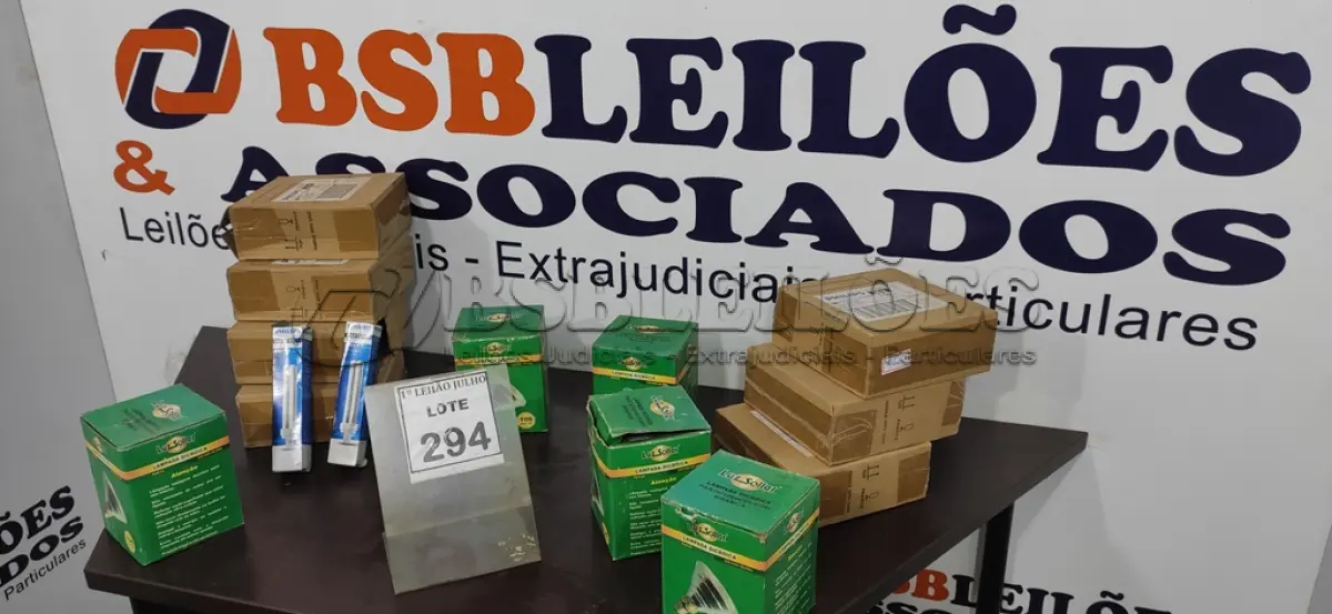 LOTE 294 - 70 LÂMPADAS PHILIPS MASTER PLC 26W E 05 LÂMPADAS DICROICA 100W. (NO ESTADO) ATENÇÃO! FAZER A VISITAÇÃO ANTES DE ARREMATAR, NÃO SABEMOS SE FUNCIONA. LEILÃO NÃO TEM GARANTIA E NEM DEVOLUÇÃO, SUJEITO A POSSÍVEIS AVARIAS VISÍVEIS/OCULTAS E/OU AUSÊNCIA DE COMPONENTES.