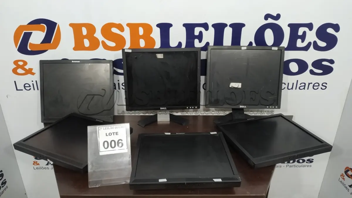 LOTE 006 - 06 MONITORES LCD DE MARCAS E MODELOS DIVERSOS. (NO ESTADO) ATENÇÃO! FAZER A VISITAÇÃO ANTES DE ARREMATAR, NÃO SABEMOS SE FUNCIONA. LEILÃO NÃO TEM GARANTIA E NEM DEVOLUÇÃO, SUJEITO A POSSÍVEIS AVARIAS VISÍVEIS/OCULTAS E/OU AUSÊNCIA DE COMPONENTES.