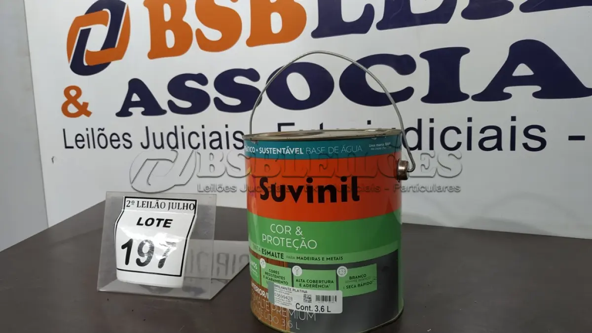 LOTE 197 - 01 LATA DE TINTA ESMALTE DE 3,6L NA COR BRILHANTE PLATINA MARCA SUVINIL. (NO ESTADO) ATENÇÃO! FAZER A VISITAÇÃO ANTES DE ARREMATAR, NÃO SABEMOS SE FUNCIONA. LEILÃO NÃO TEM GARANTIA E NEM DEVOLUÇÃO, SUJEITO A POSSÍVEIS AVARIAS VISÍVEIS/OCULTAS E/OU AUSÊNCIA DE COMPONENTES.