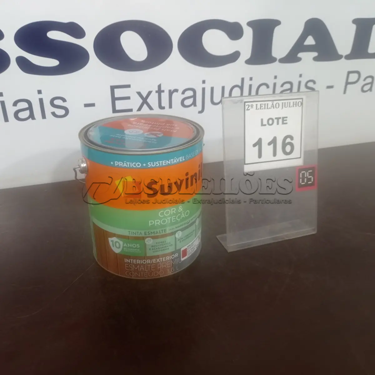 LOTE 116 - 01 LATA DE TINTA ESMALTE DE 3,6L NA COR BRILHANTE VERMELHO MARCA SUVINIL. (NO ESTADO) ATENÇÃO! FAZER A VISITAÇÃO ANTES DE ARREMATAR, NÃO SABEMOS SE FUNCIONA. LEILÃO NÃO TEM GARANTIA E NEM DEVOLUÇÃO, SUJEITO A POSSÍVEIS AVARIAS VISÍVEIS/OCULTAS E/OU AUSÊNCIA DE COMPONENTES.