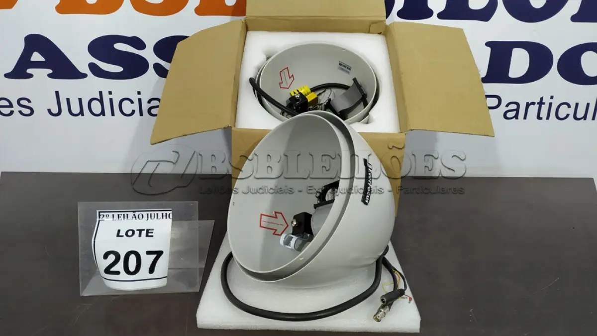 LOTE 207 - 02 ACESSÓRIOS PARA CÂMERA DOMEM (NO ESTADO) ATENÇÃO! FAZER A VISITAÇÃO ANTES DE ARREMATAR, NÃO SABEMOS SE FUNCIONA, LEILÃO NÃO TEM GARANTIA E NEM DEVOLUÇÃO, SUJEITO A POSSÍVEIS AVARIAS VISÍVEIS/OCULTAS E/OU AUSÊNCIA DE COMPONENTES.