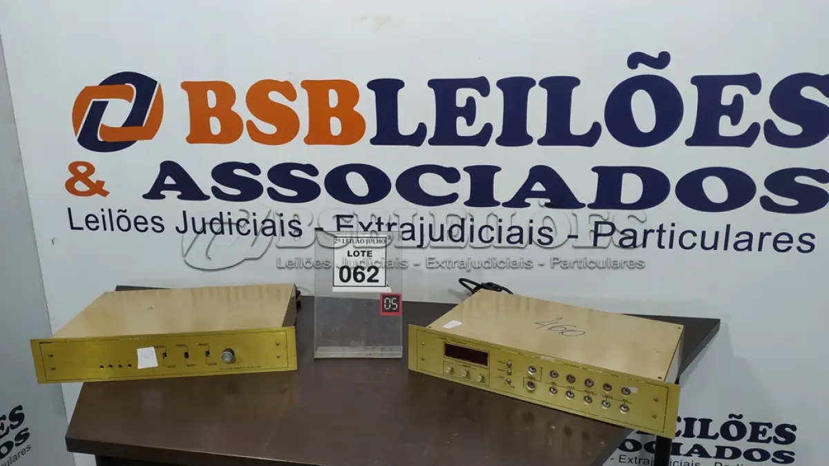 LOTE 062 - 01 APARELHO PROGRAMADOR DE ÁUDIO. (NO ESTADO) ATENÇÃO! FAZER A VISITAÇÃO ANTES DE ARREMATAR, NÃO SABEMOS SE FUNCIONA. LEILÃO NÃO TEM GARANTIA E NEM DEVOLUÇÃO, SUJEITO A POSSÍVEIS AVARIAS VISÍVEIS/OCULTAS E/OU AUSÊNCIA DE COMPONENTES.