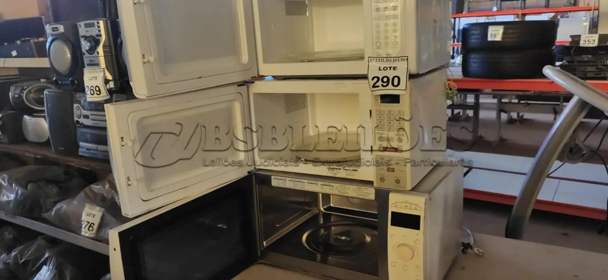 LOTE 290 - 02 MICRO-ONDAS MARCA BRASTEMP E 01 MICRO-ONDAS MARCA ELECTROLUX. (NO ESTADO) ATENÇÃO! FAZER A VISITAÇÃO ANTES DE ARREMATAR, NÃO SABEMOS SE FUNCIONA. LEILÃO NÃO TEM GARANTIA E NEM DEVOLUÇÃO, SUJEITO A POSSÍVEIS AVARIAS VISÍVEIS/OCULTAS E/OU AUSÊNCIA DE COMPONENTES.
