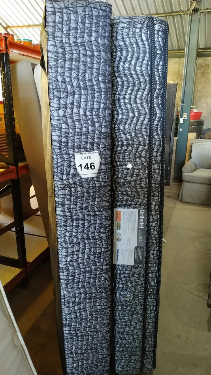 LOTE 146 - 01 COLCHÃO SOLTEIRO. (NO ESTADO EM QUE SE ENCONTRA. SUJEITO A AVARIAS OCULTAS/VISÍVEIS.) BJ7223W