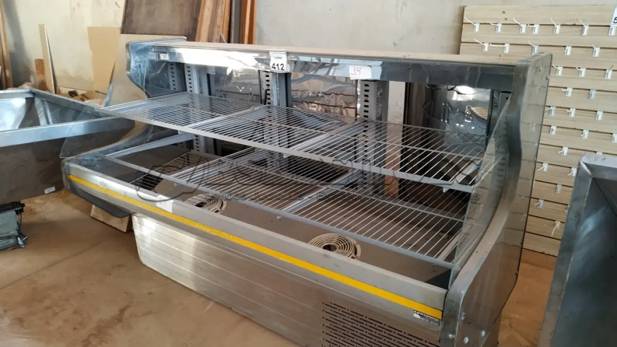 LOTE 412 - 01 BALCÃO EXPOSITOR REFRIGERADO. (NO ESTADO) ATENÇÃO! FAZER A VISITAÇÃO ANTES DE ARREMATAR, NÃO SABEMOS SE FUNCIONA. LEILÃO NÃO TEM GARANTIA E NEM DEVOLUÇÃO, SUJEITO A POSSÍVEIS AVARIAS VISÍVEIS/OCULTAS E/OU AUSÊNCIA DE COMPONENTES.