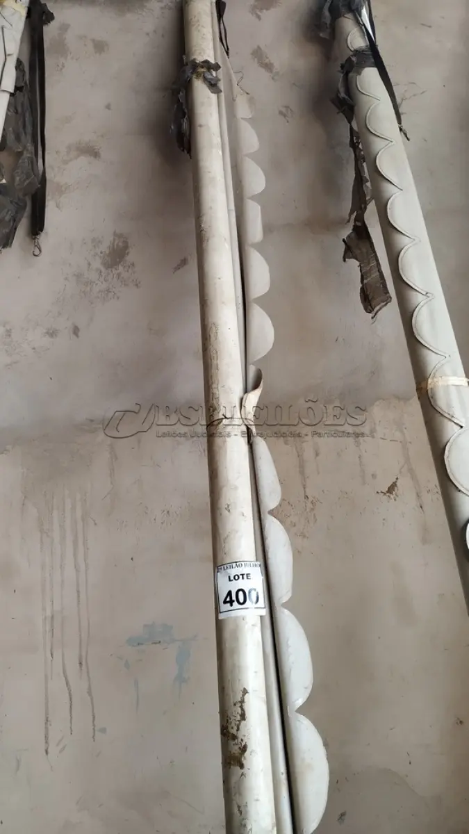 LOTE 400 - 01 TOLDO. (NO ESTADO) ATENÇÃO! FAZER A VISITAÇÃO ANTES DE ARREMATAR, NÃO SABEMOS SE FUNCIONA. LEILÃO NÃO TEM GARANTIA E NEM DEVOLUÇÃO, SUJEITO A POSSÍVEIS AVARIAS VISÍVEIS/OCULTAS E/OU AUSÊNCIA DE COMPONENTES.