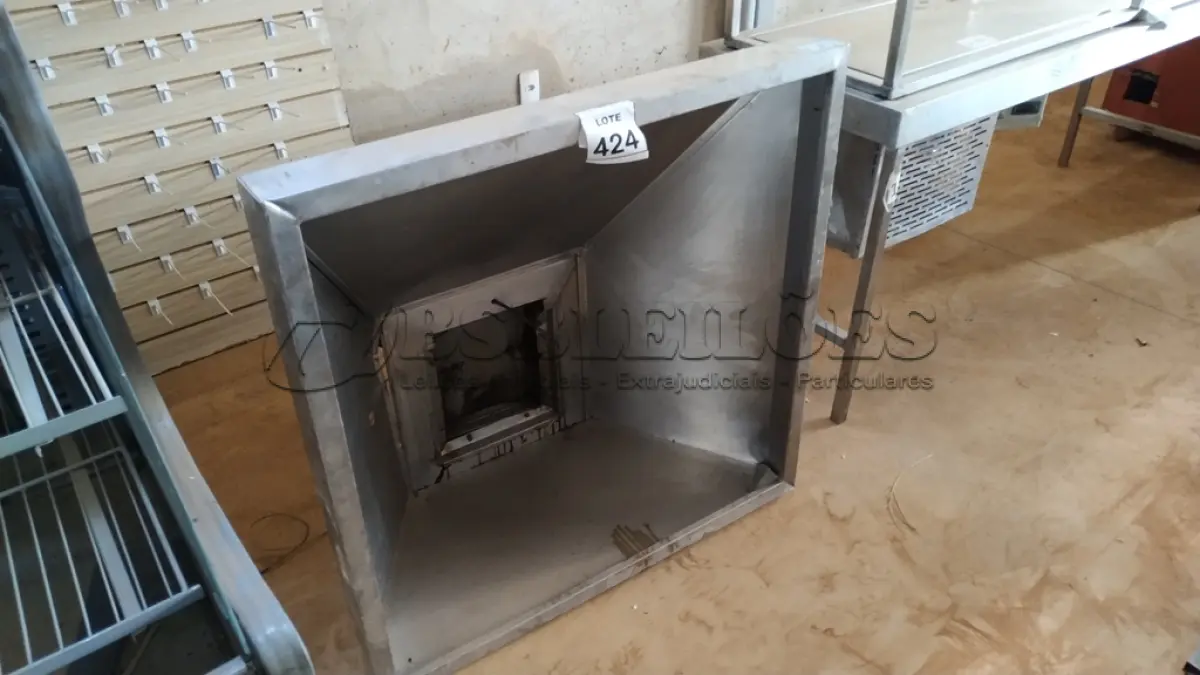 LOTE 424 - 01 COIFA EM INOX. (NO ESTADO) ATENÇÃO! FAZER A VISITAÇÃO ANTES DE ARREMATAR, NÃO SABEMOS SE FUNCIONA. LEILÃO NÃO TEM GARANTIA E NEM DEVOLUÇÃO, SUJEITO A POSSÍVEIS AVARIAS VISÍVEIS/OCULTAS E/OU AUSÊNCIA DE COMPONENTES.