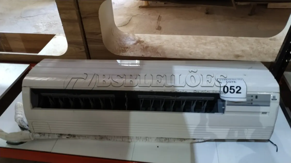 LOTE 052 - 01 AR CONDICIONADO TRANE. (NO ESTADO EM QUE SE ENCONTRA. SUJEITO A AVARIAS OCULTAS/VISÍVEIS.) AV9493G