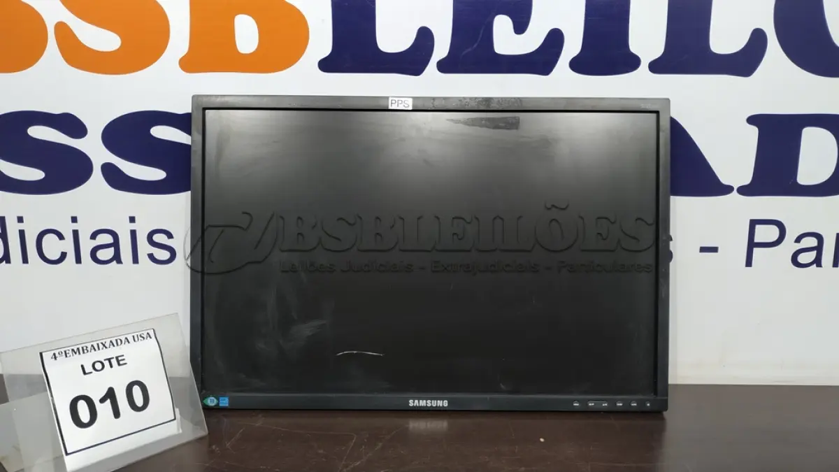 LOTE 010 - 01 MONITOR SAMSUNG 04J4HCLMA01150B. (NO ESTADO EM QUE SE ENCONTRA. SUJEITO A AVARIAS OCULTAS/VISÍVEIS.)